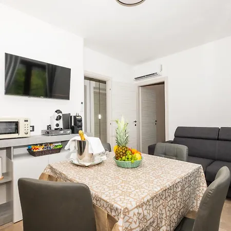 Da Mariolina Apartments&rooms